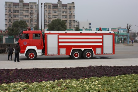 18噸水罐消防車(chē)